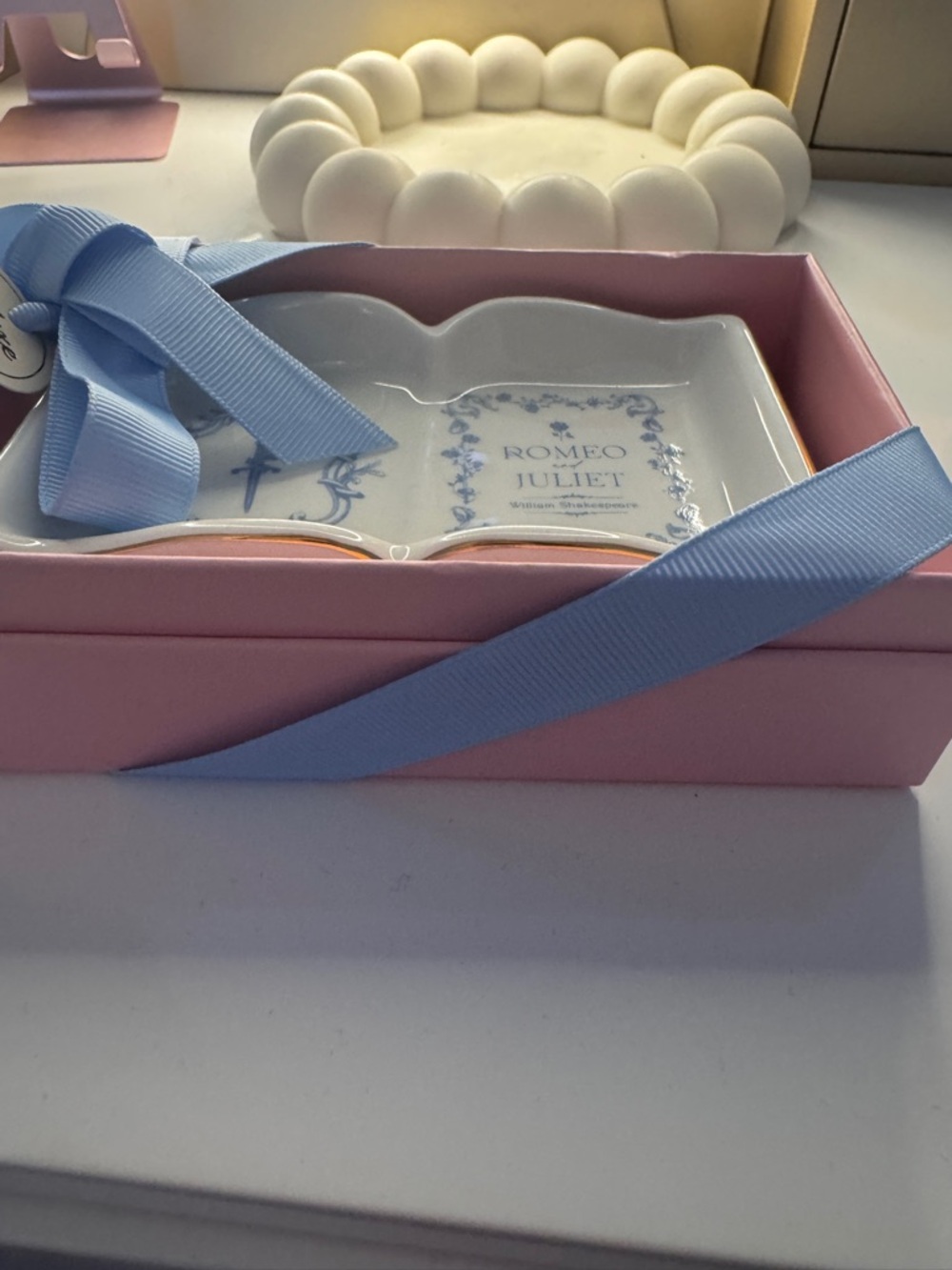 Romeo & Juliet Blue and White Book Ceramic Trinket Tray - Picture 4 of 4